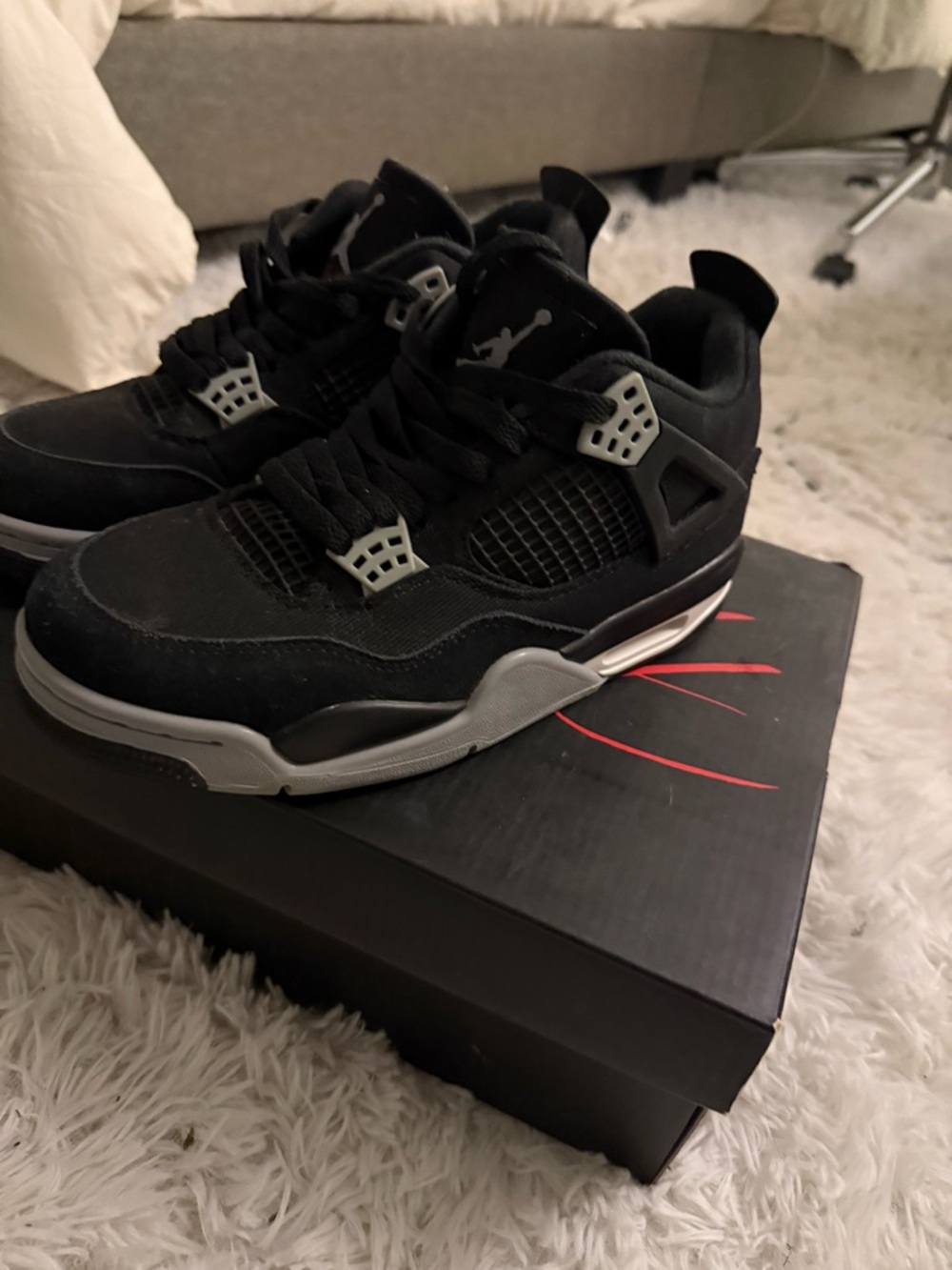 Jordan Men's Black and Grey Retro Basketball Sneakers